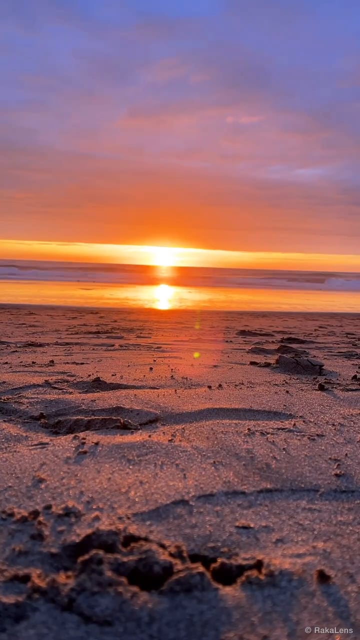 “See the beauty of sunset to enjoy the passion of life.”