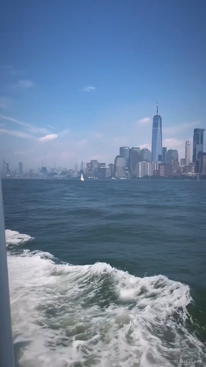 Sailing through the city’s heartbeat.