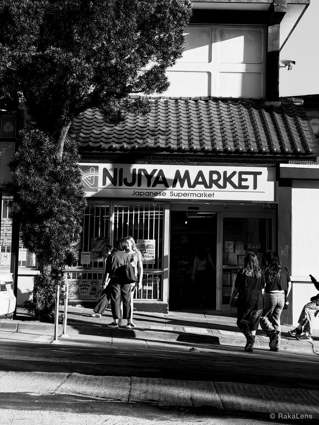 Japantown, SF. Black and white, fun angles on the neighborhood. 🖤